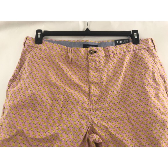 Men's pink shorts banana pattern Tommy Hilfiger TH Flex fit 9 inseam Size 40 New - Picture 1 of 10